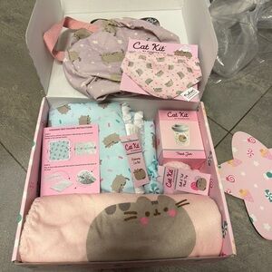 Pusheen Winter 2025 Cat Kit Subscription Box Complete All Items Bed Blanket Toy